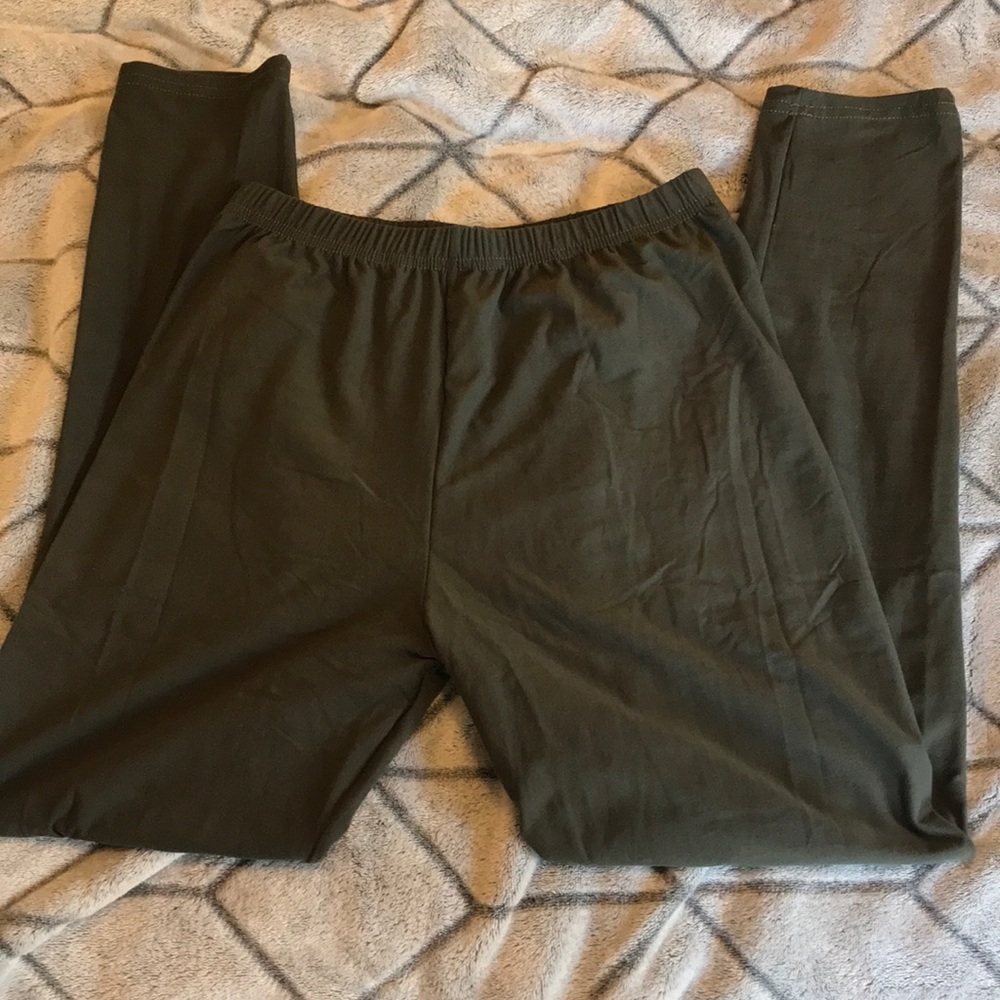 Green leggings